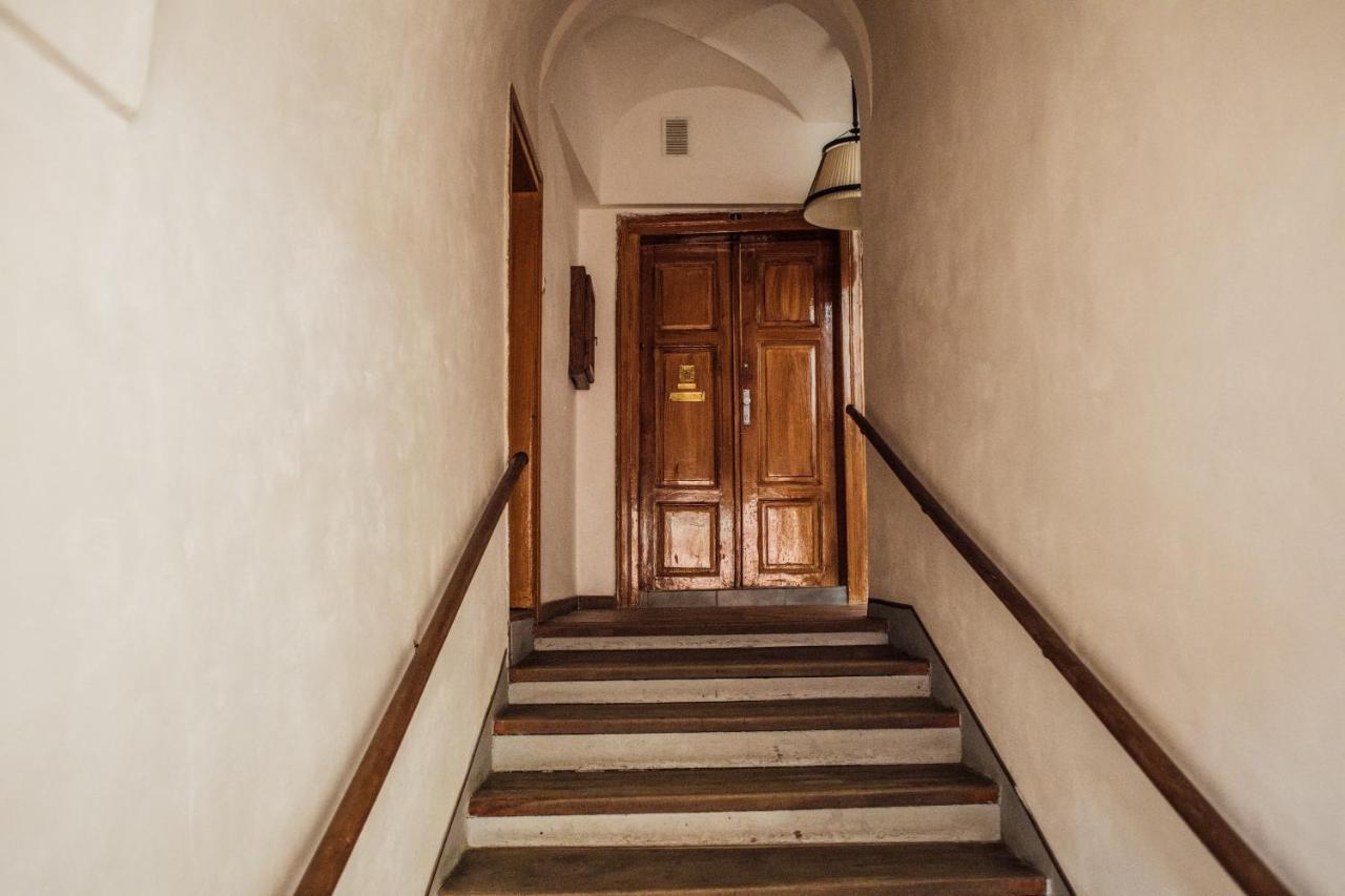 Apartment Residence Thunovska *
