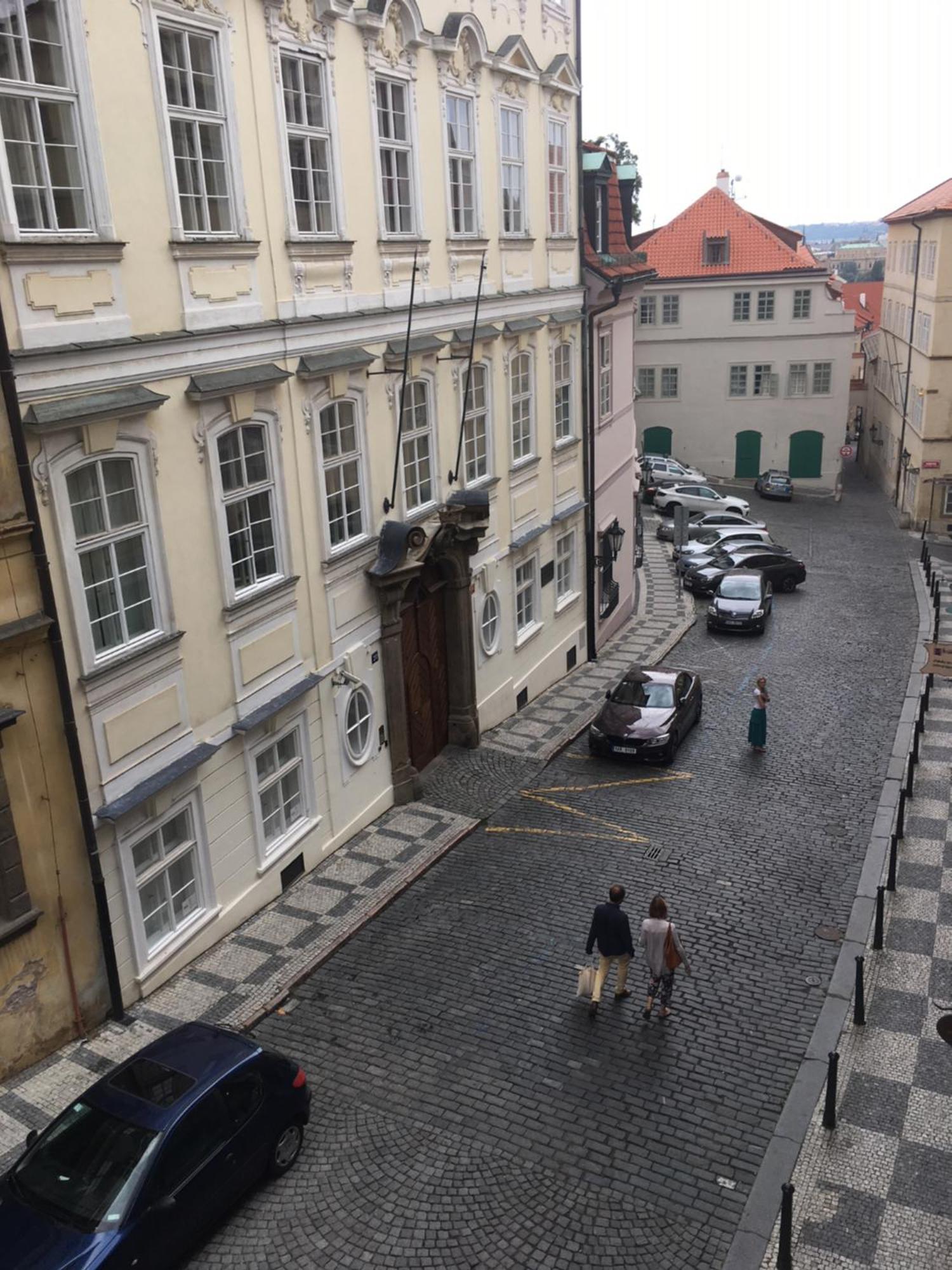 Residence Thunovska Apartment Prague